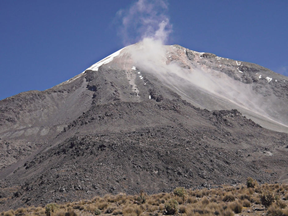 Pico-de-Orizaba-Stratovolcano-1.jpg